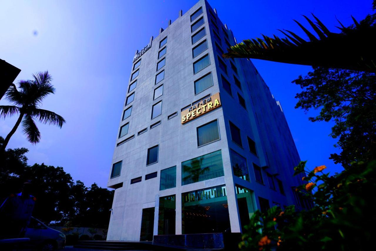 KAY-EM Spectra Hotel Chennai Exterior foto