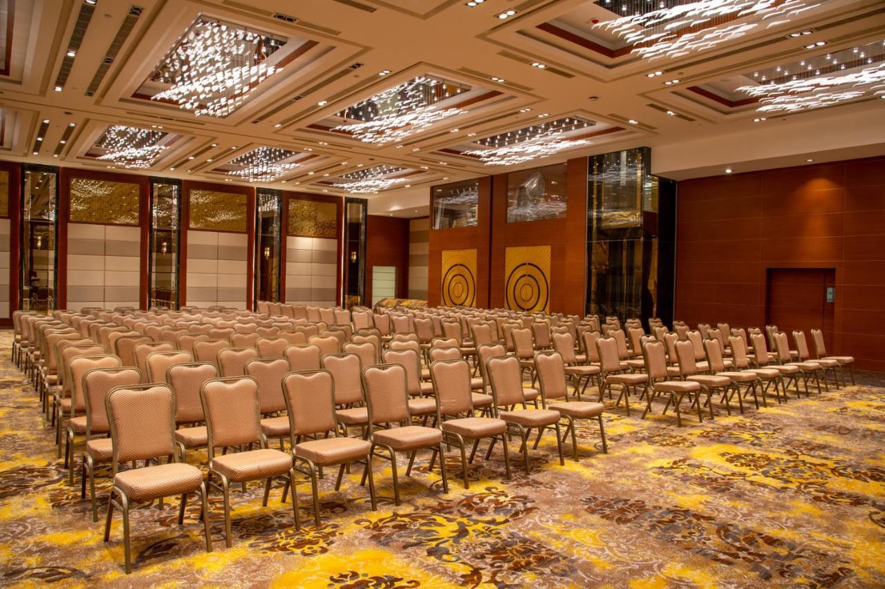KAY-EM Spectra Hotel Chennai Exterior foto